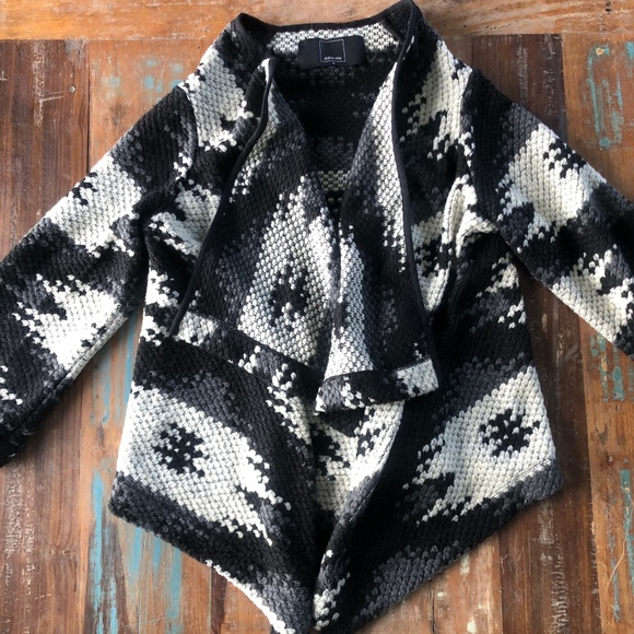 Dolce Vita Sweaters - Anthropologie Dolce Vita Cardigan Sweater size Medium